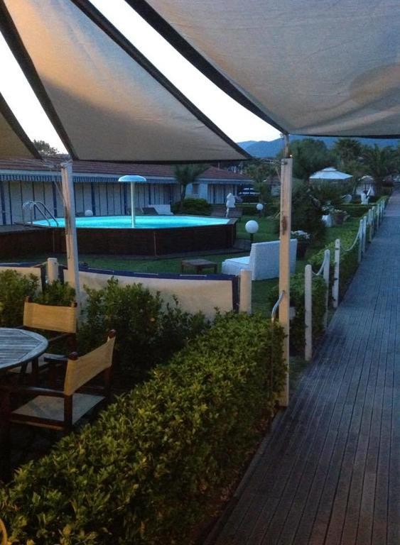 Bed&Breakfast Venezia Marina Di Carrara Exterior foto