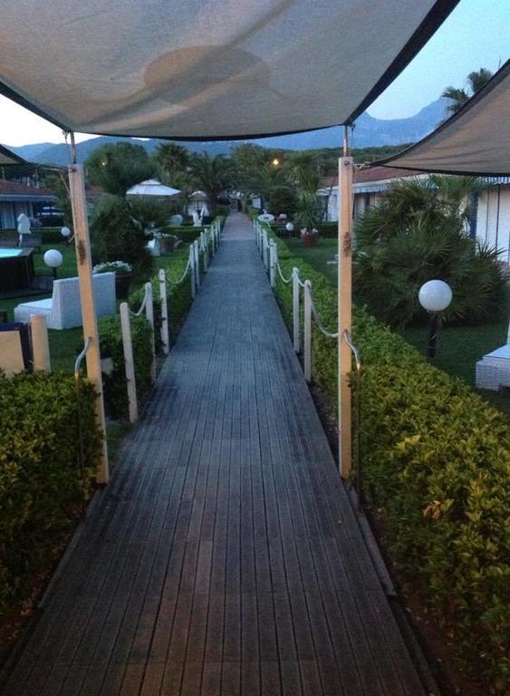 Bed&Breakfast Venezia Marina Di Carrara Exterior foto