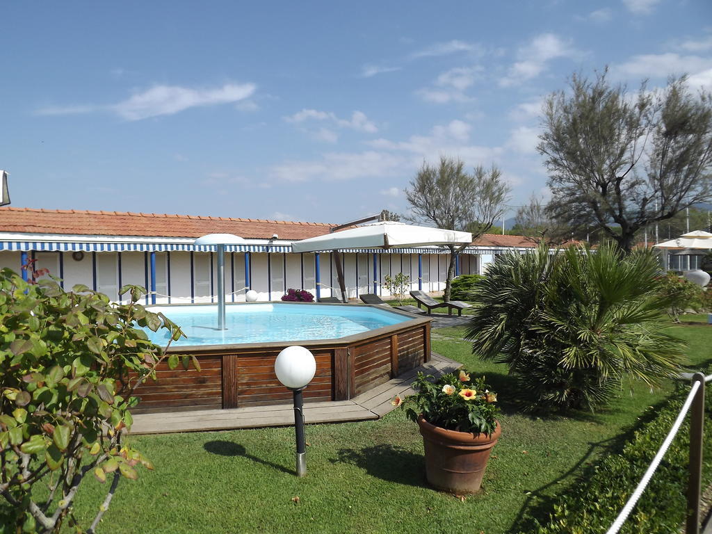 Bed&Breakfast Venezia Marina Di Carrara Exterior foto